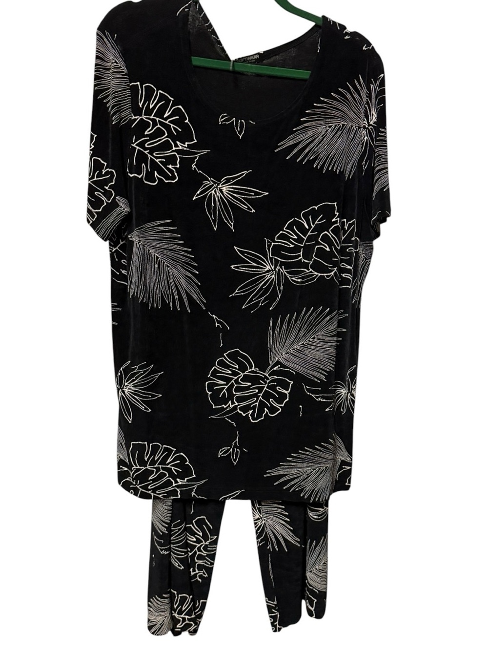 Softwear by Mark Singer Black Top XL and pants large with White Print